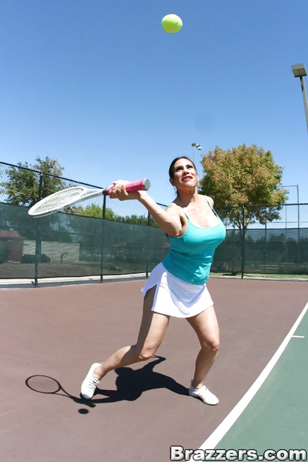 Chubby tennis player knows so much about passionate sex